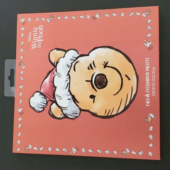 Disney Winnie The Pooh Face and Eye Shadow Palette Highlighter Blush 25 shades - Picture 1 of 12